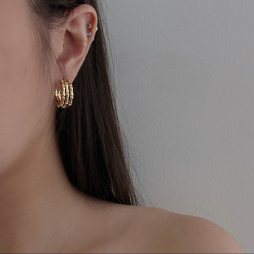 CLOSING SALE! 💕18K Gold Plated Sparky Bamboo Shape Hoop Earrings - Picture 9 of 13